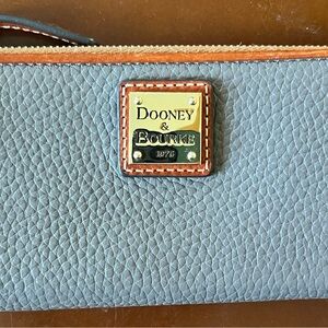 Dooney & Bourke pebbled Leather zip top Wallet in Elephant